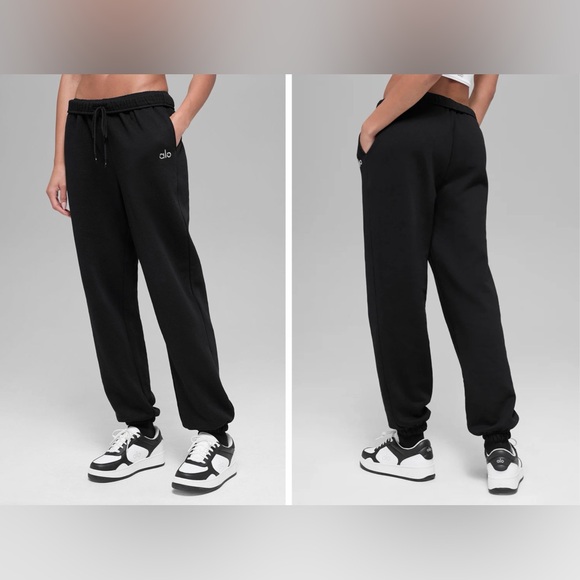 ALO Yoga Women's Accolade Sweatpant Black - Picture 3 of 10